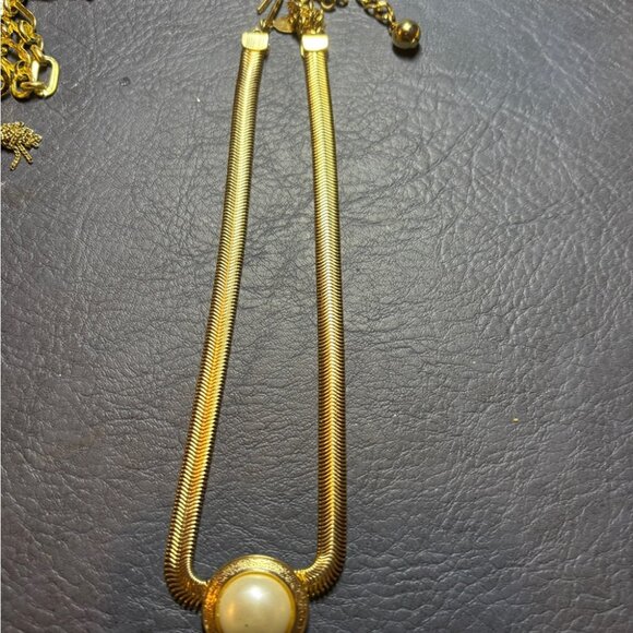 Gold Tone Jewelry Bundle Lot of 18 Chunky Pieces Vintage and Modern Some Signed - Picture 6 of 9